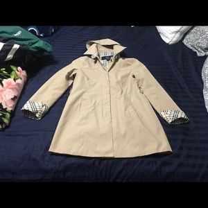 Women’s Tan Plaid Burberry Trench Coat w/out belt